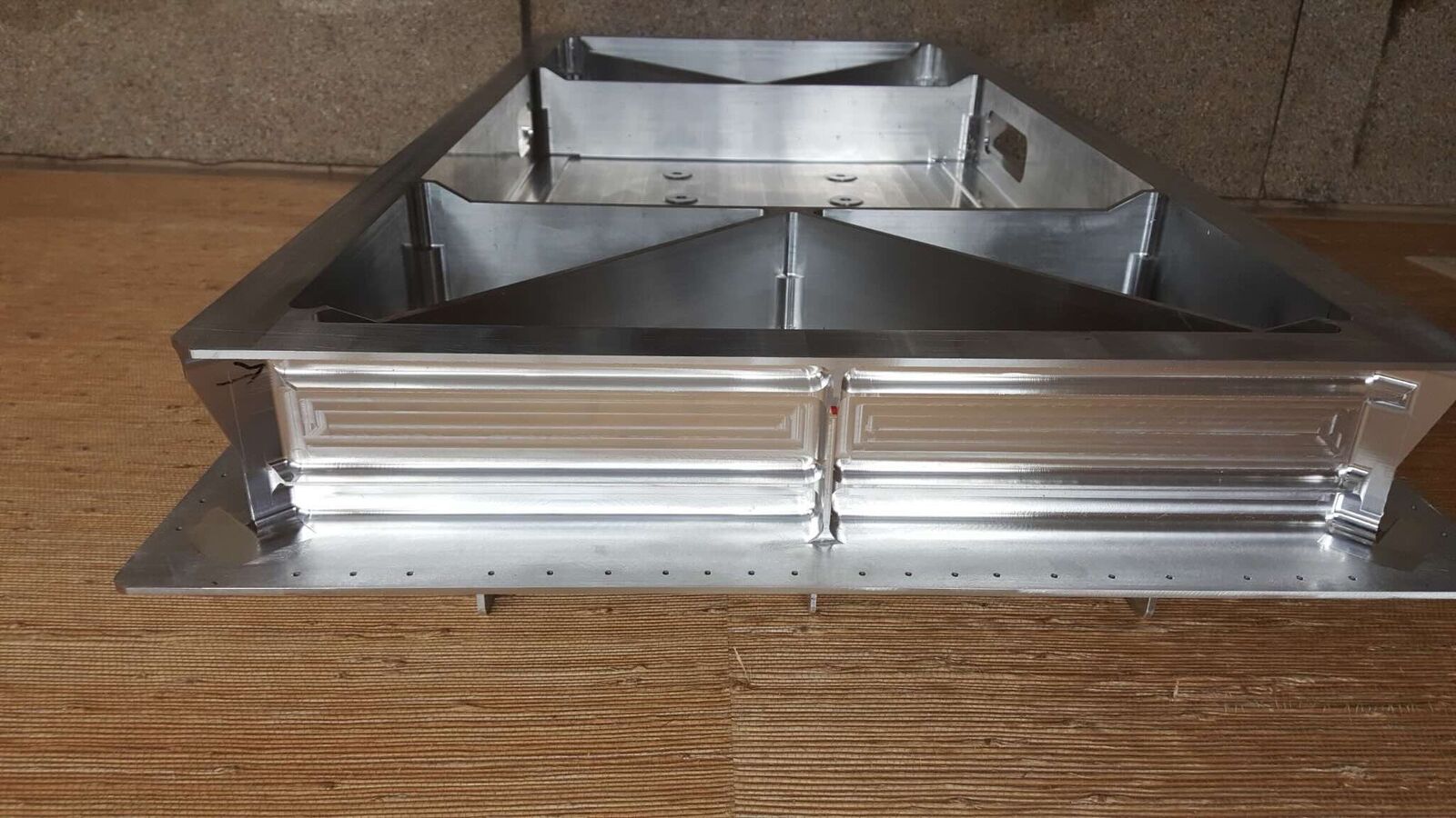 Machined aluminum box frame with ribs