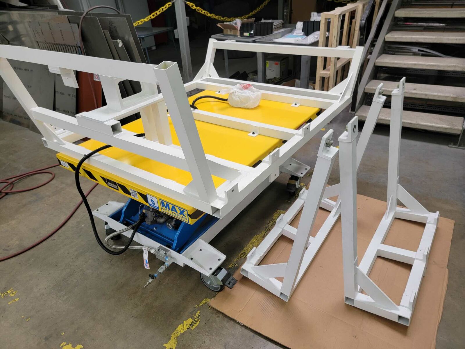 Wheeled fixture cart assembly with yellow platform and aluminum frames